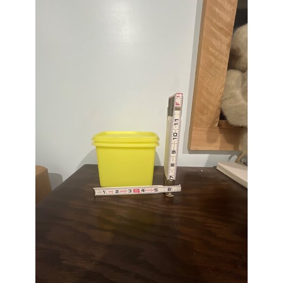 Lot of 3 Tupperware containers w/lids; 262-14, 1243-1, 892-1 - Picture 10 of 14